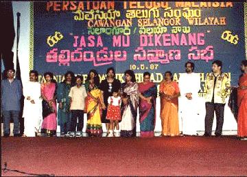 42.jpg (30702 bytes)